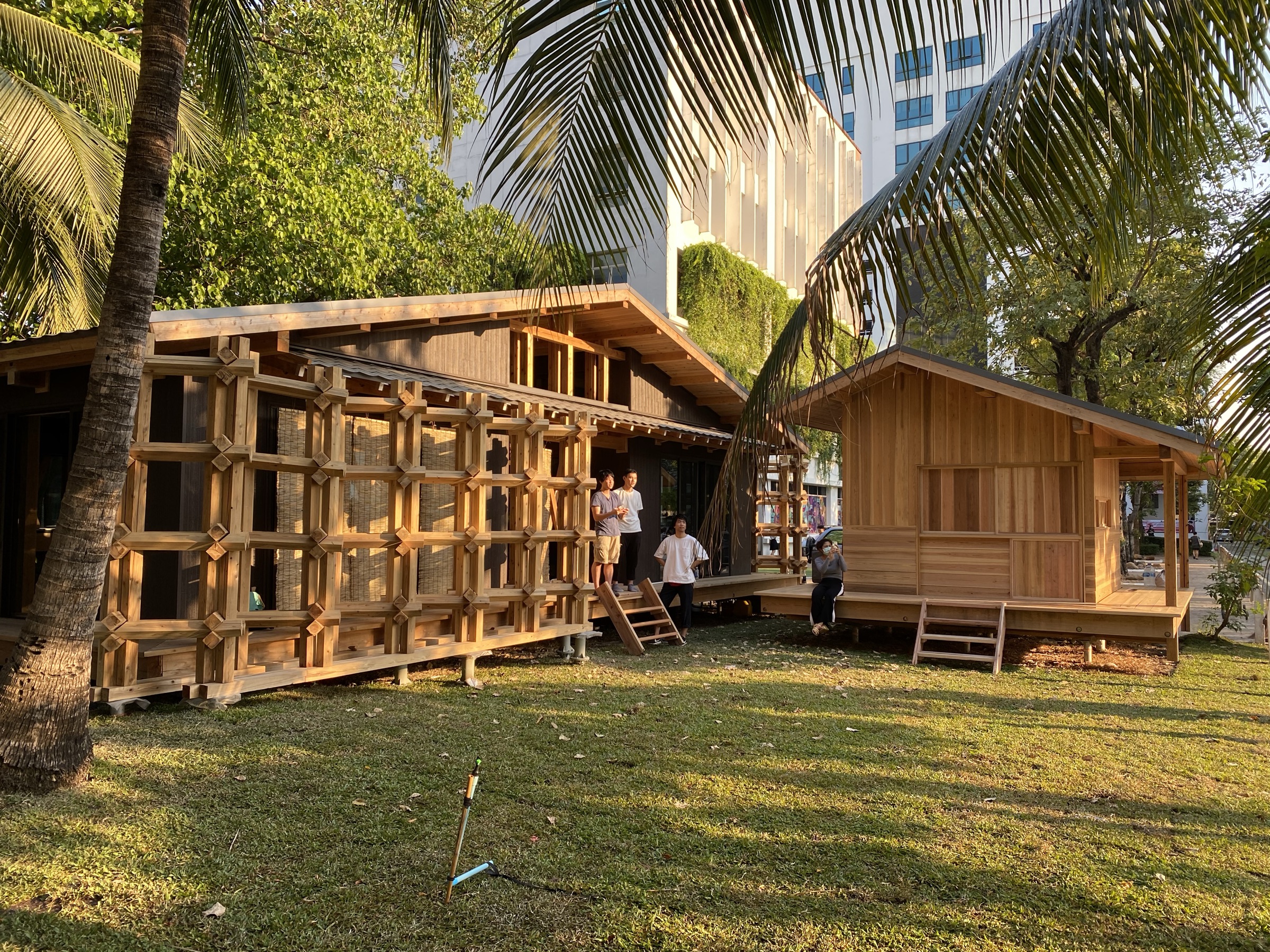 タイのSripatum大学構内に建てた在来木造パビリオン